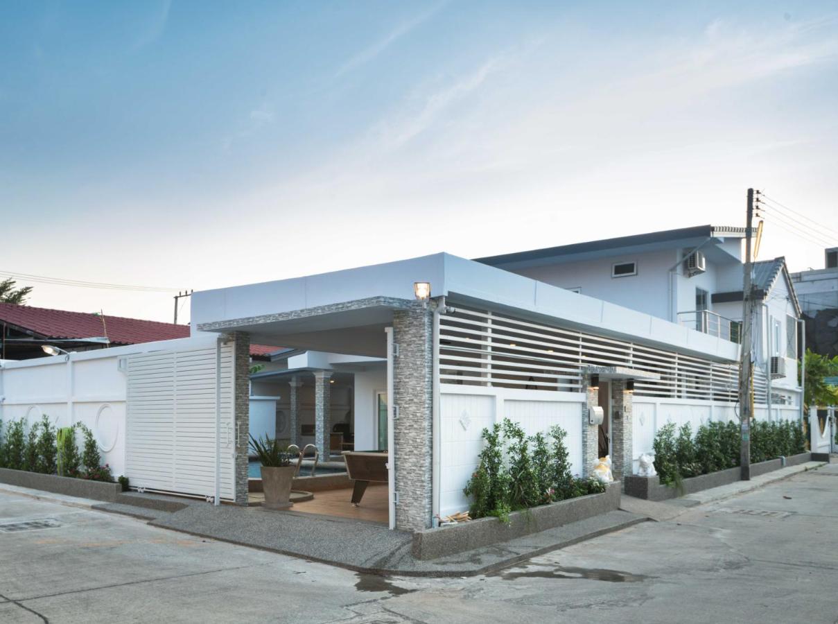 Sabai Pool 12-15 Persons 6br, Sauna, Pool Table, Karaoke, Bbq * Pattaya